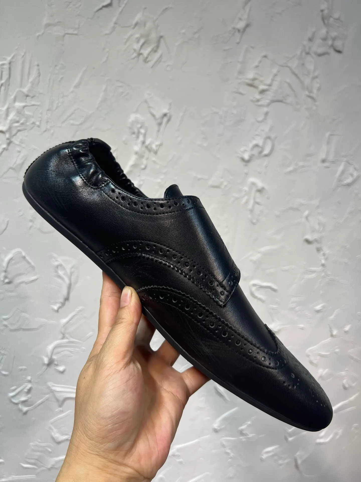 P820 ​​prada derby2025 spring and autumn latest Prada slip-on retro men's leather shoes, Shuffle double-button Mengke shoes, upper cowhide, lining and foot cowhide, rubber sole, original packaging black and brown 2 colors, code number: 39-46